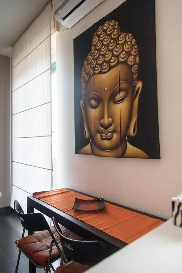 High Rise Studio Flat Near Metro Stop Milano 0*,  Italien